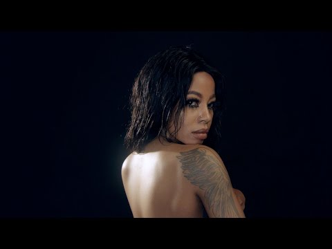 Kelly Khumalo - Undithatha Kancinci (Official Music Video)