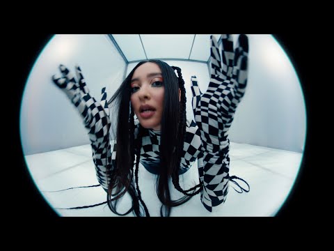 Faouzia - Puppet (Official Music Video)