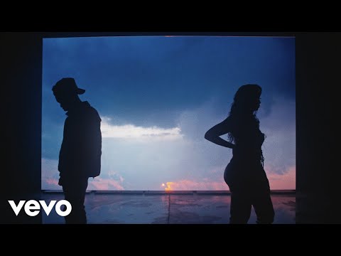 Lil Poppa - Love &amp; War Remix feat. Queen Naija (Official Music Video)