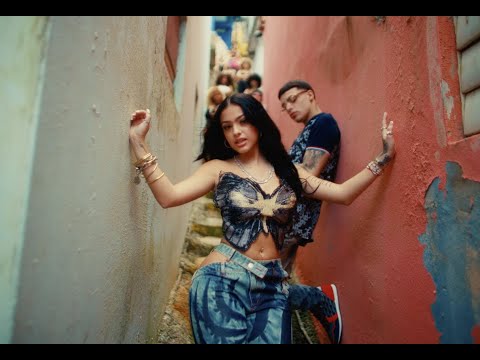 Malú Trevejo - Complicado (feat. Luar La L) [Official Music Video]