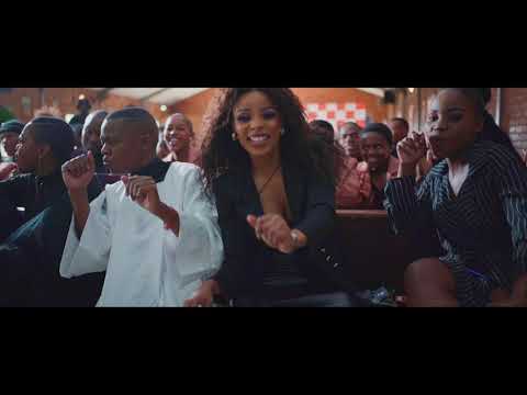Dladla Mshunqisi Feat. Sizwe Mdlalose,Assiye Bongzin &amp; Dj Tira - Uphetheni Esandleni (Music Video)