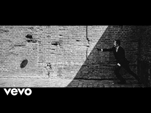 The 1975 - I&#039;m In Love With You (Official Video)