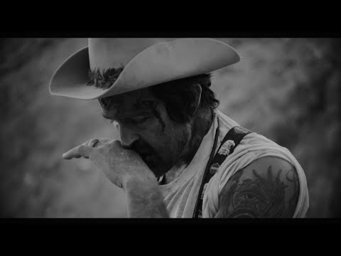 Yelawolf &amp; Shooter Jennings - &quot;Make Me A Believer&quot; [MUSIC VIDEO]