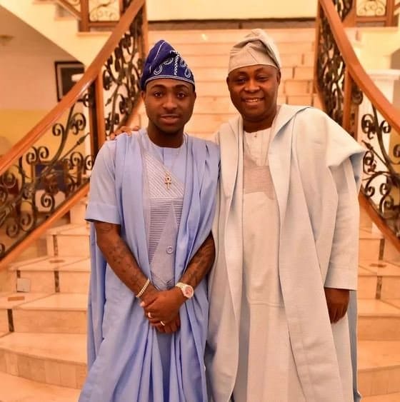 Davido Shares WhatsApp Chat Of What His Father Told Him After His Huge Lagos Concert (Photo)
