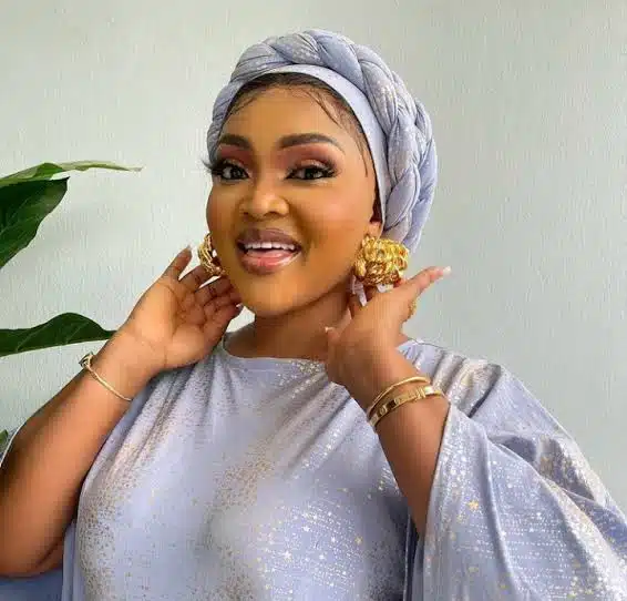 “Give me a befitting Indian name” – Mercy Aigbe begs fans as she stuns in beautiful Indian outfit, wows many