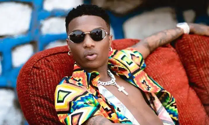 Wizkid storms Lagos club with ₦700 million Rolls-Royce, two other cars worth ₦550 million and ₦450 million