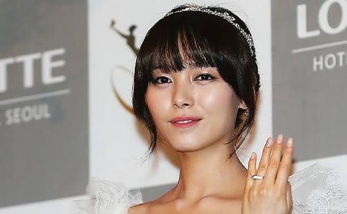 Sunye Biography