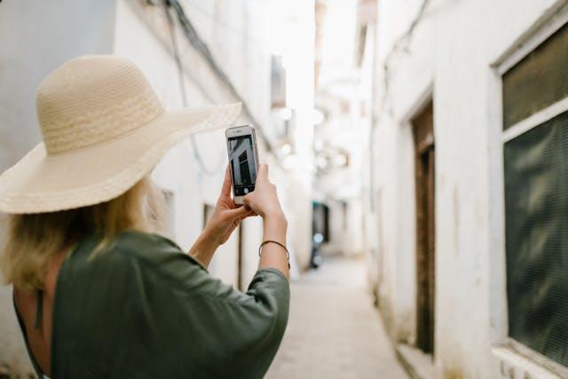 Essential Clothes to Pack for Your Tourist Trip